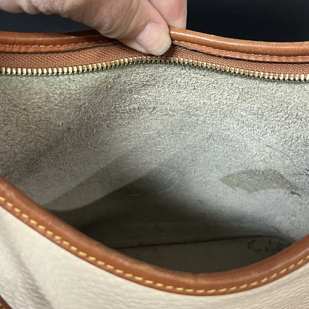 Donney & Bourke 90s Taupe W/ British Tan Trim Pebbled Leather Vtg Hobo Bag USA